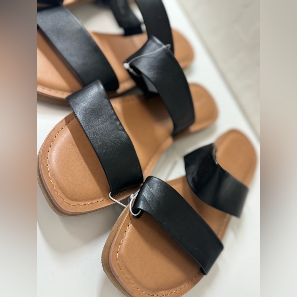 NWT Women's Dora Footbed Sandals - Universal
ThreadBlack - Picture 6 of 7